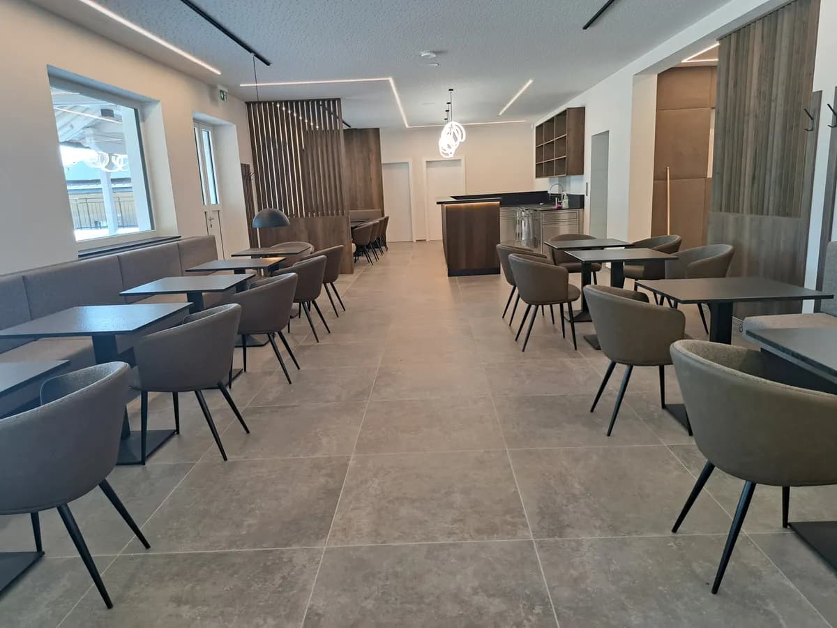 Gewerbeimmobilie mieten in Salzburg-Umgebung – 200 m², € 4.000