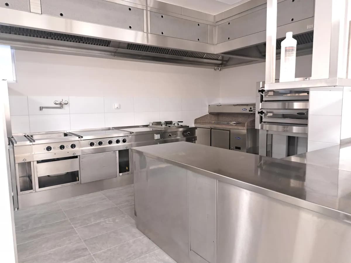 Gewerbeimmobilie mieten in Salzburg-Umgebung – 200 m², € 4.000 – Bild 5 von 8