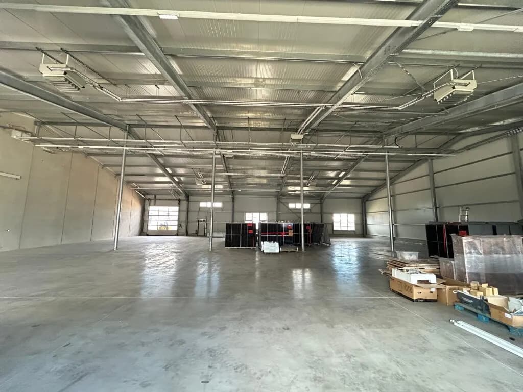 Gewerbeimmobilie mieten in Baden – 900 m², € 7.290 – Bild 3 von 8