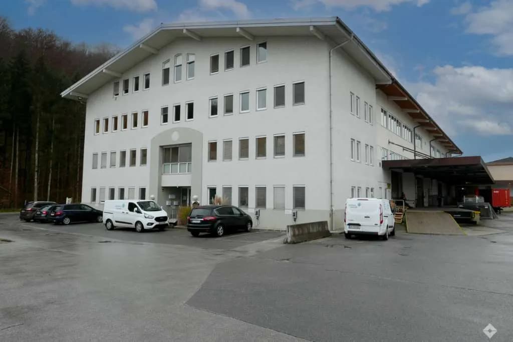 Gewerbeimmobilie mieten in Salzburg-Umgebung – 1 802 m², € 11.000 – Bild 2 von 6