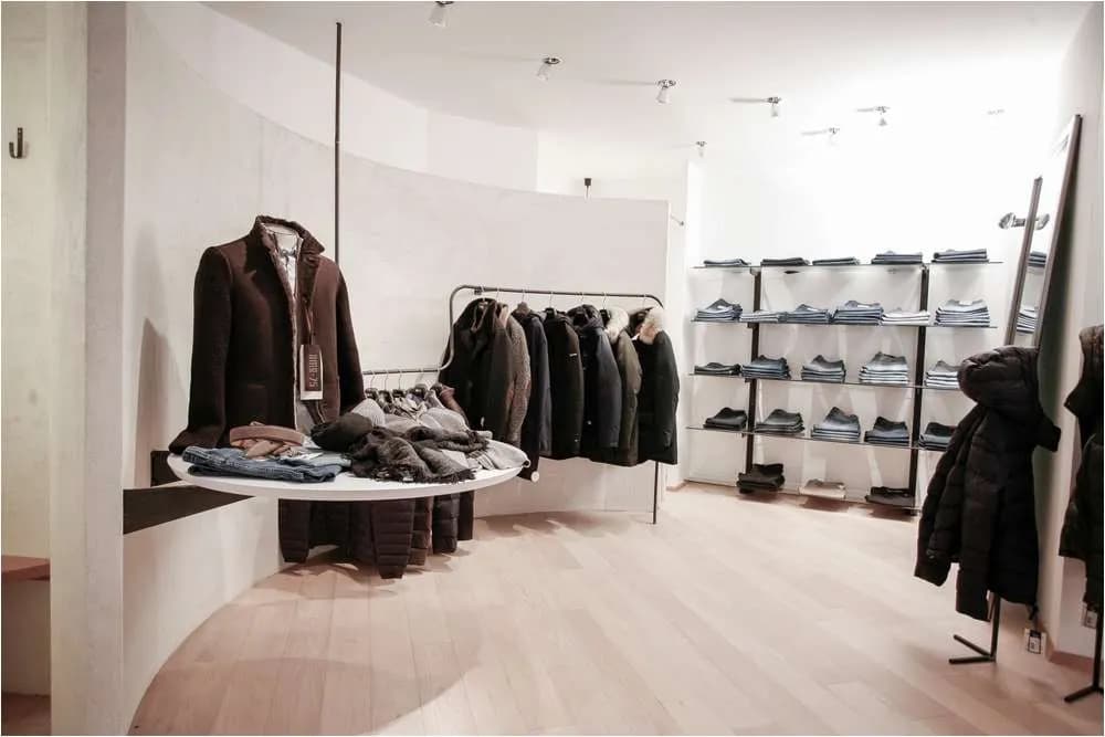 Gewerbeimmobilie mieten in Zell am See – 200 m², € 6.000