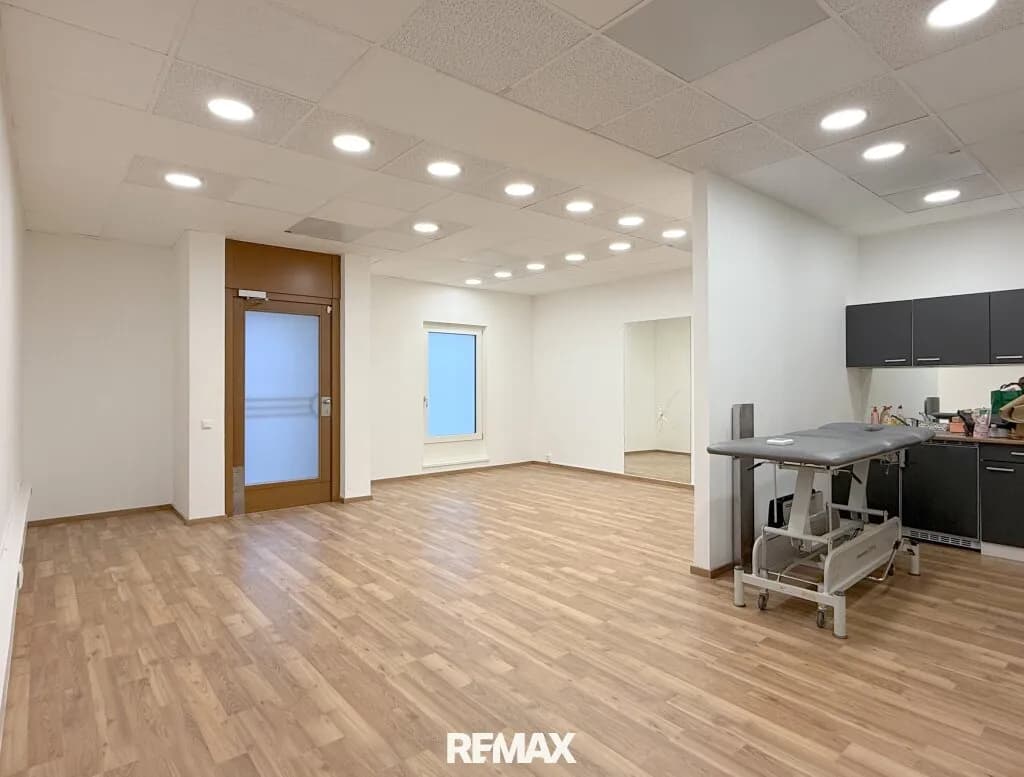 1-Zimmer-Gewerbeimmobilie mieten in Tulln – 46 m², € 691 – Bild 3 von 10