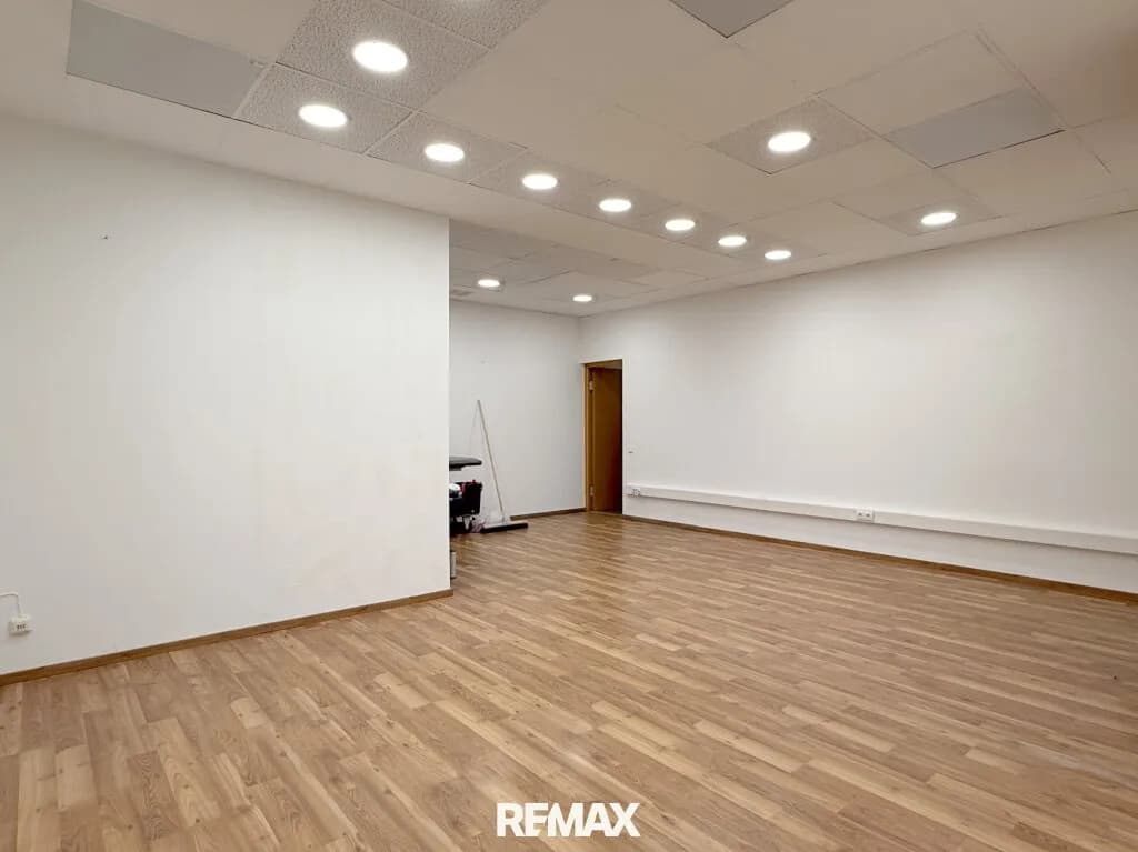 1-Zimmer-Gewerbeimmobilie mieten in Tulln – 46 m², € 691 – Bild 5 von 10
