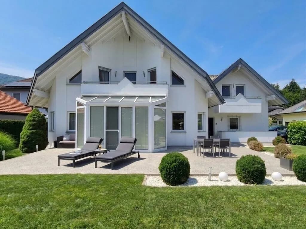 6-Zimmer-Haus kaufen in Vöcklabruck – 230 m², € 1.290.000