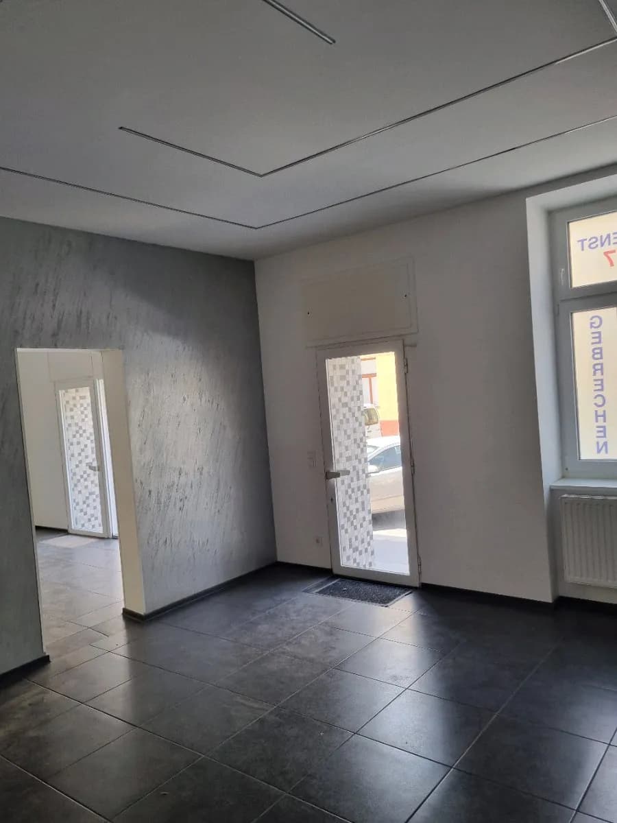 6-Zimmer-Gewerbeimmobilie mieten in Wien – 159 m², € 2.100 – Bild 2 von 11