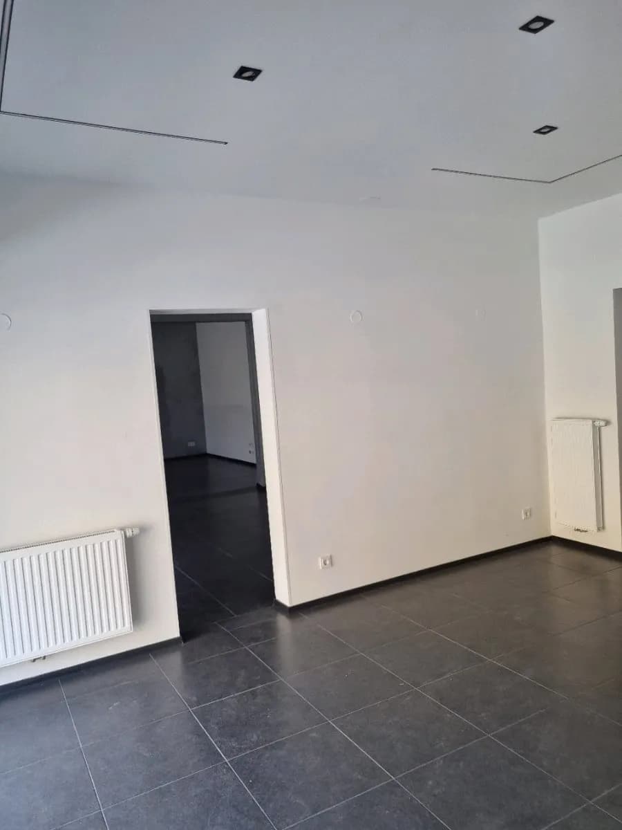 6-Zimmer-Gewerbeimmobilie mieten in Wien – 159 m², € 2.100 – Bild 4 von 11
