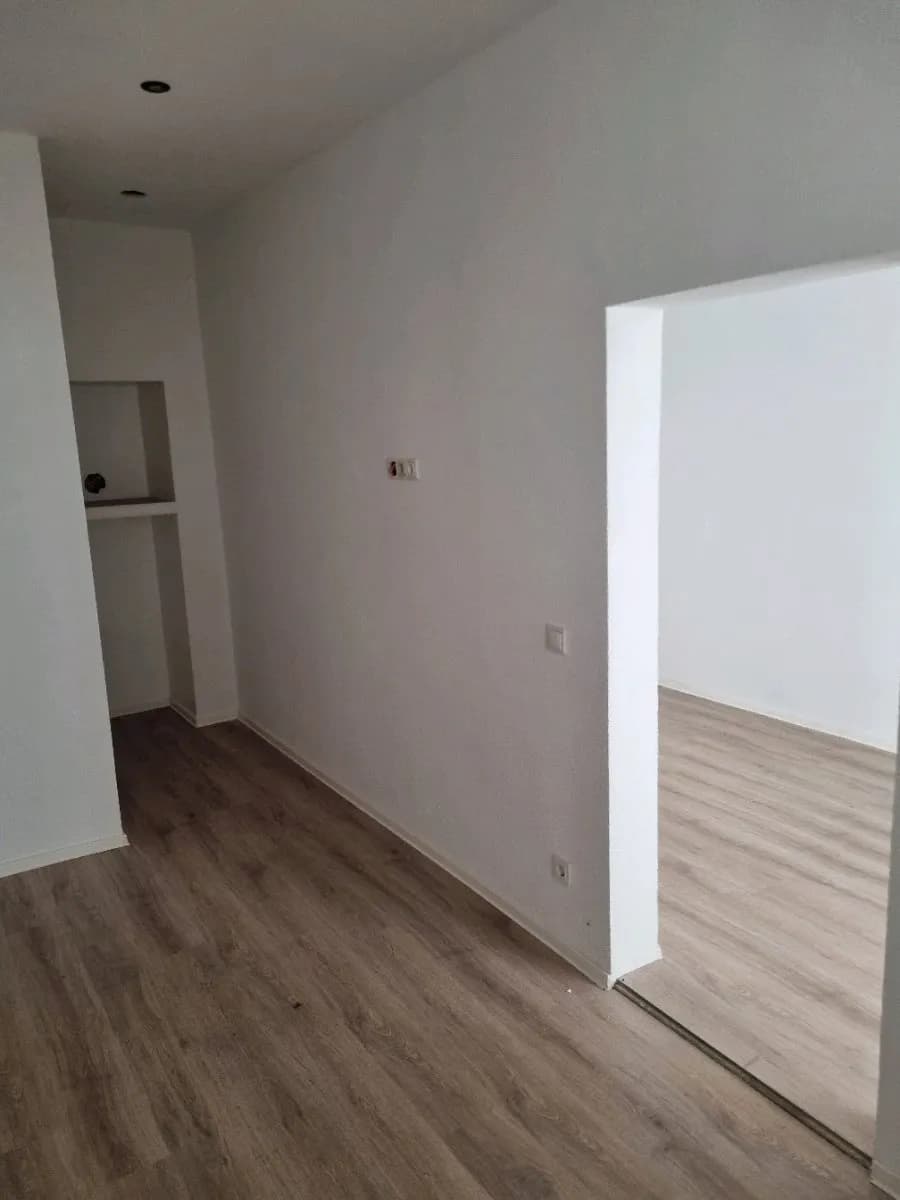 6-Zimmer-Gewerbeimmobilie mieten in Wien – 159 m², € 2.100 – Bild 10 von 11
