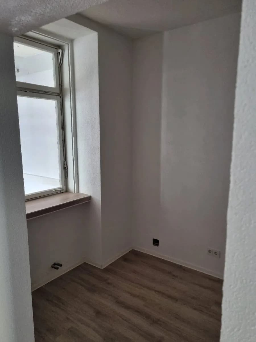 6-Zimmer-Gewerbeimmobilie mieten in Wien – 159 m², € 2.100 – Bild 11 von 11