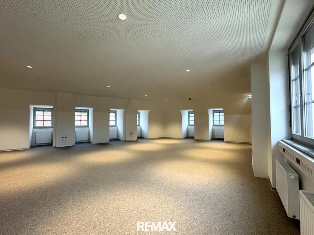 Gewerbeimmobilie mieten in Eisenstadt – 298 m², € 4.405