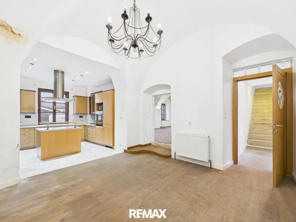 10-Zimmer-Haus kaufen in Eisenstadt - Umgebung – 254 m², € 635.000 – Bild 4 von 18