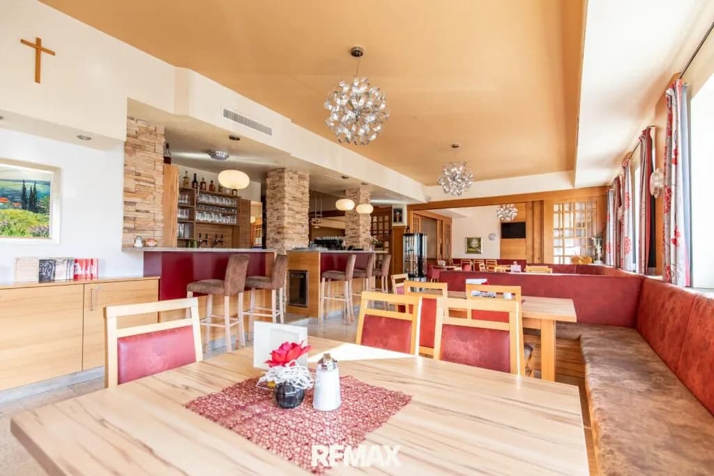 Gewerbeimmobilie kaufen in Bruck an der Leitha – 1 084 m², € 649.000 – Bild 3 von 25