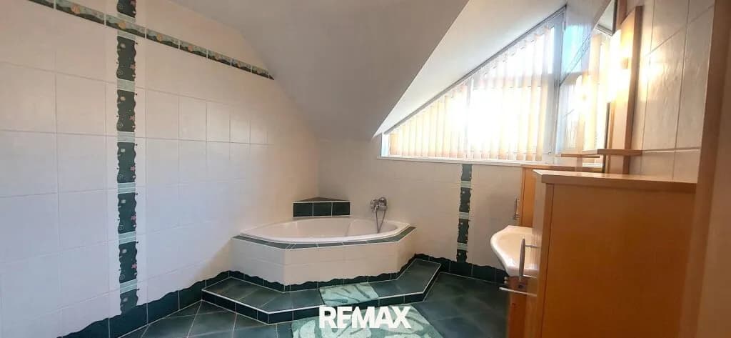 10-Zimmer-Gewerbeimmobilie kaufen in Neusiedl am See – 310 m², € 499.000 – Bild 9 von 32