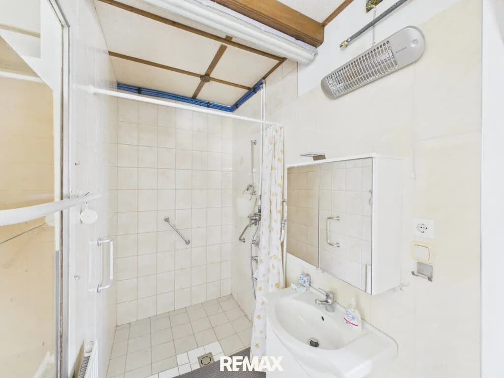 6-Zimmer-Haus kaufen in Bruck an der Leitha – 163 m², € 180.000 – Bild 9 von 16