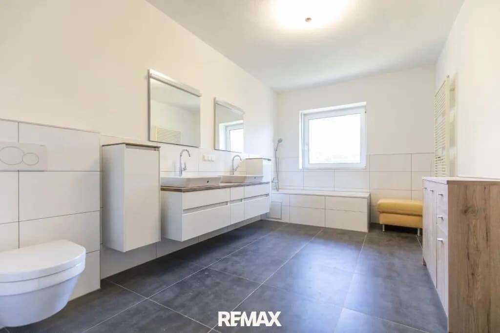 9-Zimmer-Haus kaufen in Bruck an der Leitha – 302 m², € 749.000 – Bild 8 von 54
