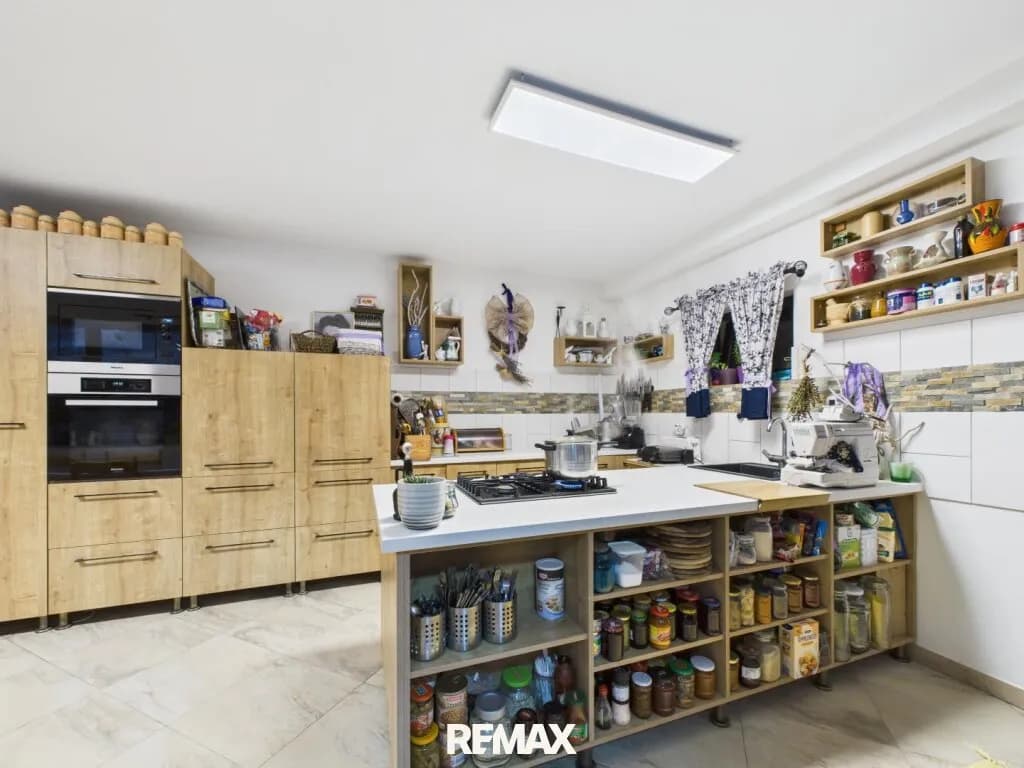 6-Zimmer-Gewerbeimmobilie kaufen in Bruck an der Leitha – 416 m², € 389.000 – Bild 16 von 32