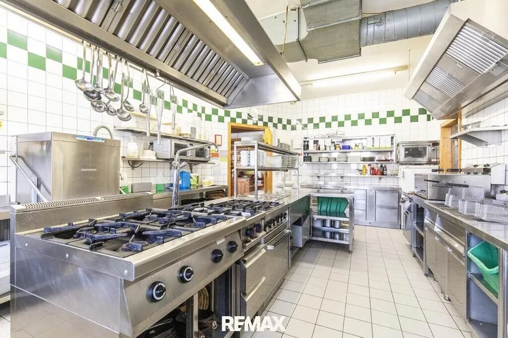 Gewerbeimmobilie kaufen in Neusiedl am See – 779 m², € 850.000 – Bild 12 von 32