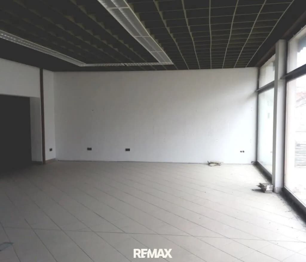 Gewerbeimmobilie mieten in Eisenstadt – 297 m², € 2.379