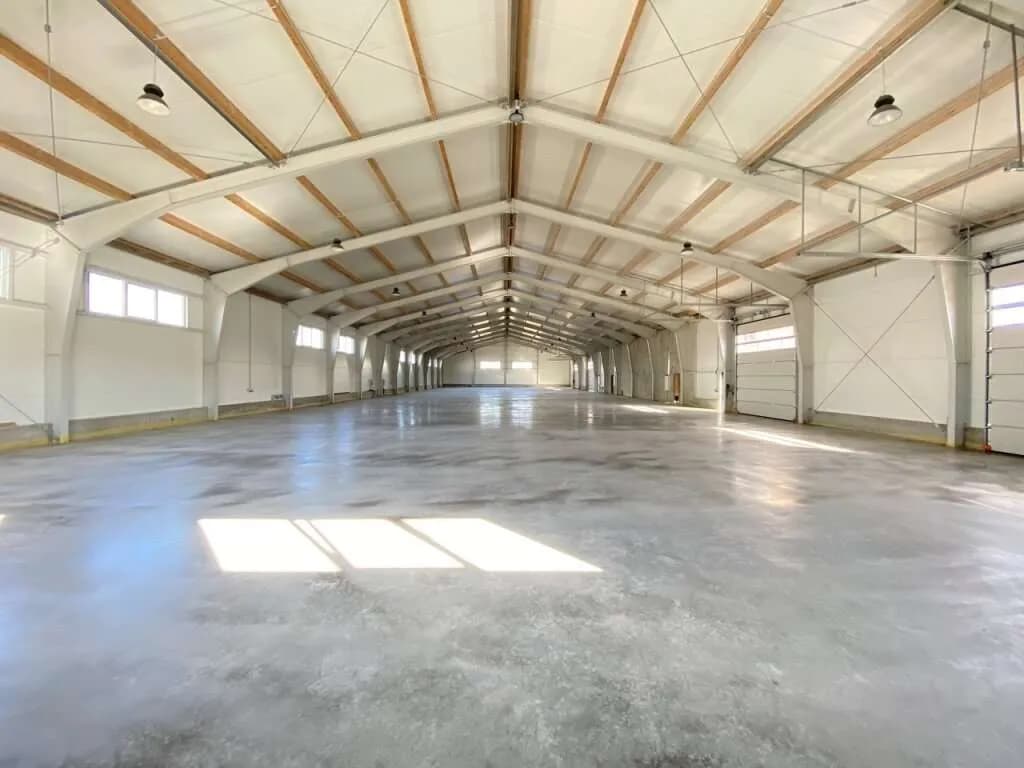Gewerbeimmobilie mieten in Korneuburg – 1 395 m², € 12.000
