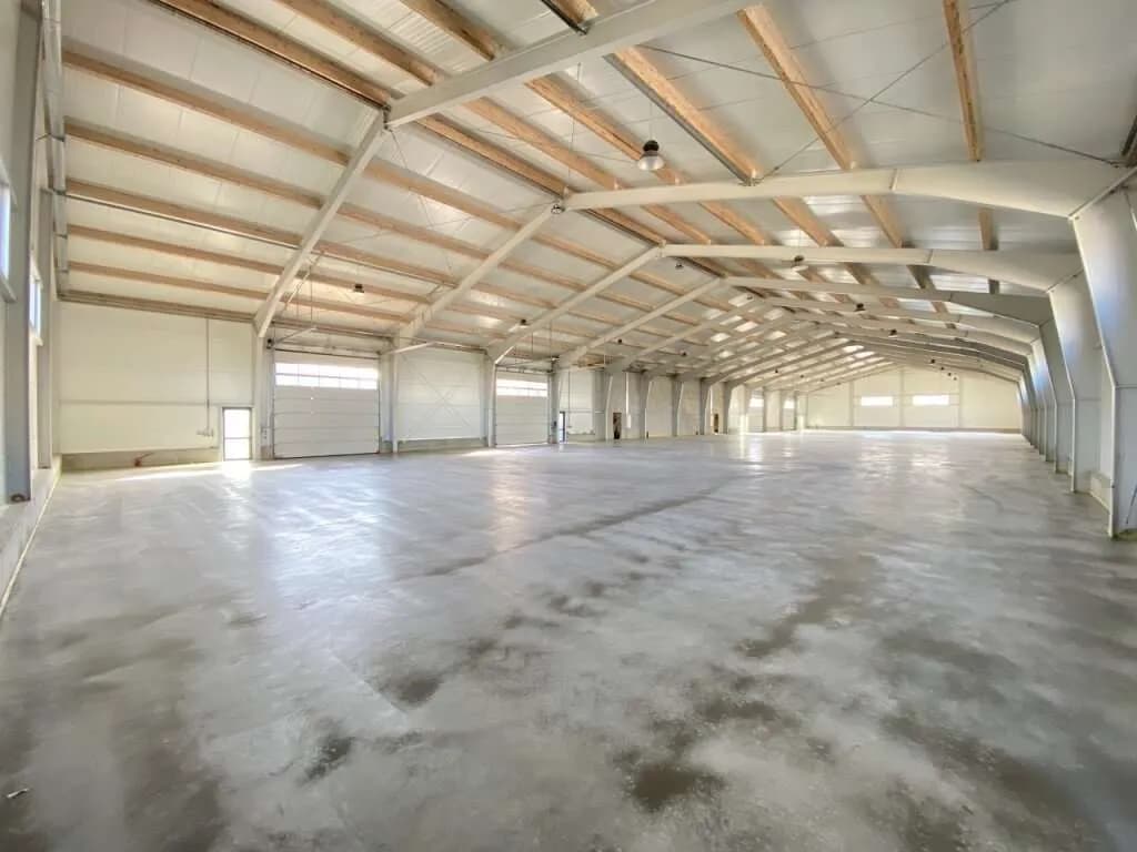 Gewerbeimmobilie mieten in Korneuburg – 1 395 m², € 12.000 – Bild 9 von 24