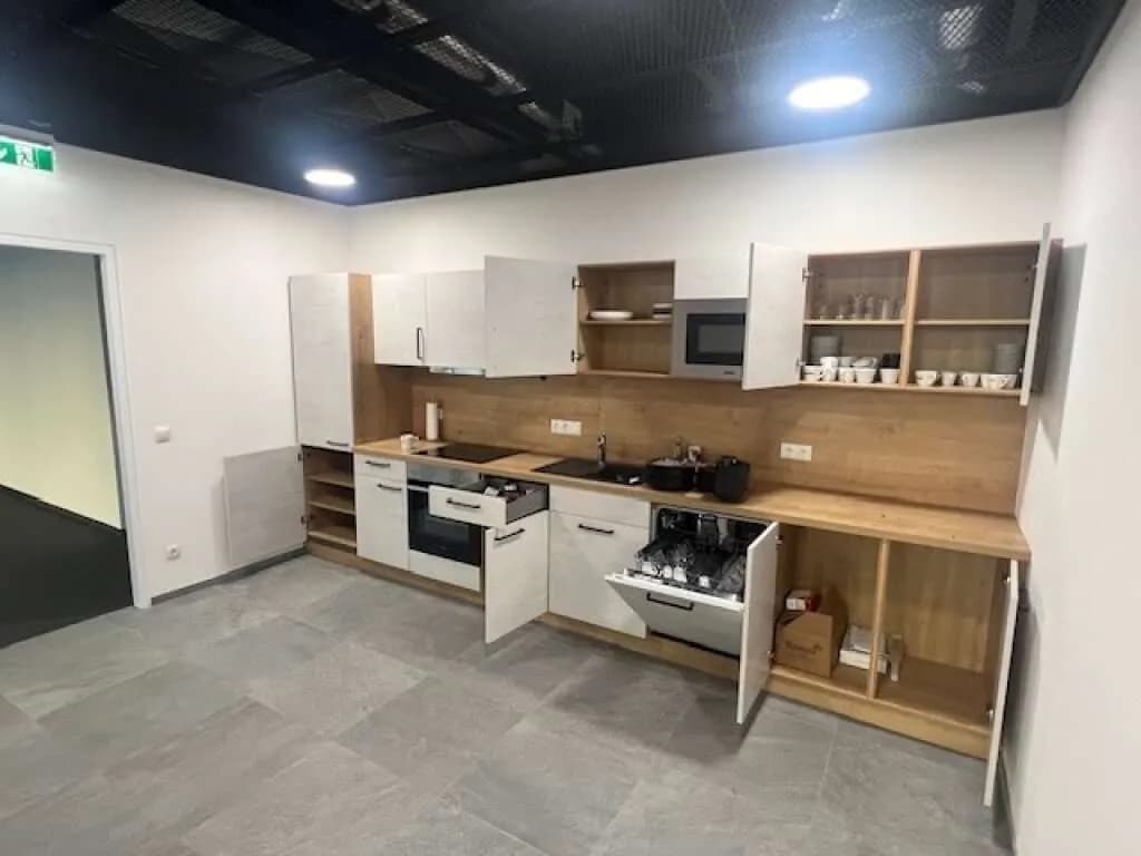 Gewerbeimmobilie mieten in Schwaz – 332 m², € 11.100 – Bild 10 von 10