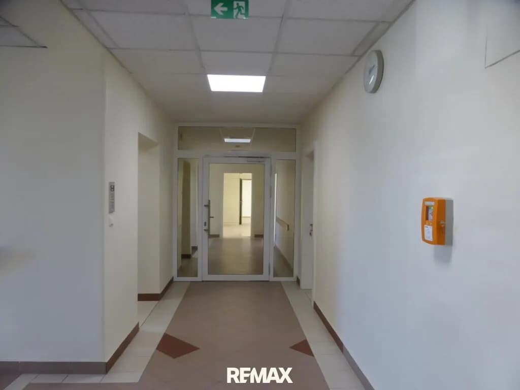 5-Zimmer-Gewerbeimmobilie mieten in Oberpullendorf – 223 m², € 2.289 – Bild 2 von 25