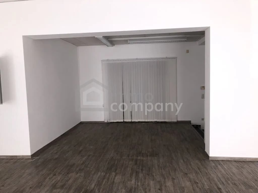 1-Zimmer-Gewerbeimmobilie mieten in Jennersdorf – 62 m², € 550 – Bild 2 von 4