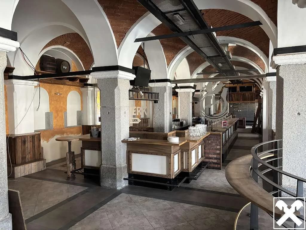 Gewerbeimmobilie mieten in Linz Land – 399 m², € 3.392 – Bild 1 von 16