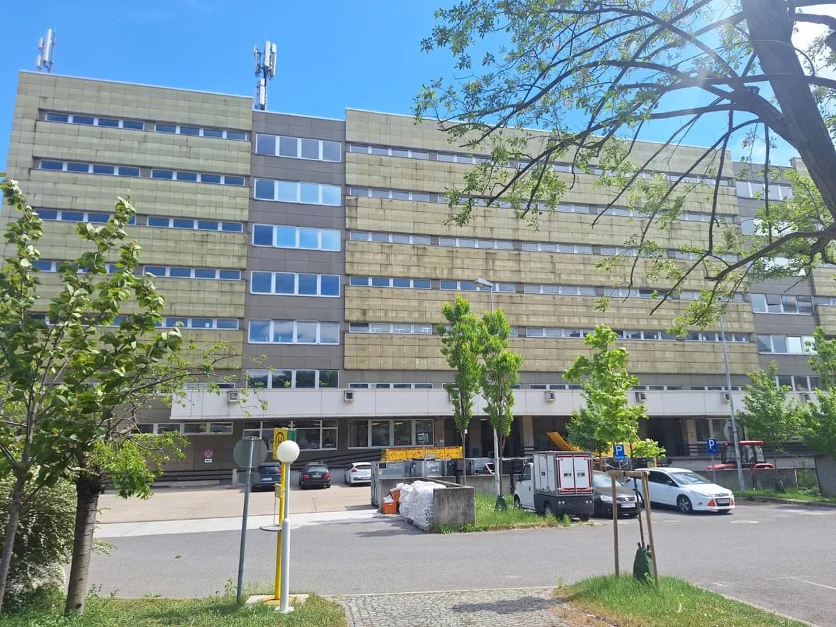 Gewerbeimmobilie mieten in Wien – 2 968 m², € 26.994
