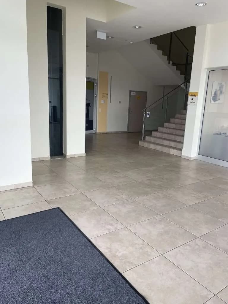 3-Zimmer-Gewerbeimmobilie mieten in Baden – 106 m², € 1.252 – Bild 2 von 7