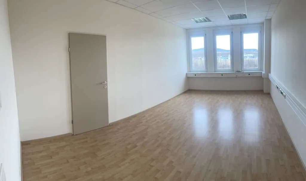 3-Zimmer-Gewerbeimmobilie mieten in Baden – 106 m², € 1.252 – Bild 5 von 7