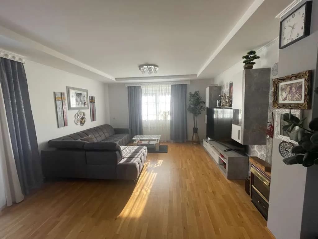 6-Zimmer-Haus kaufen in Graz-Umgebung – 180 m², € 549.000 – Bild 2 von 11