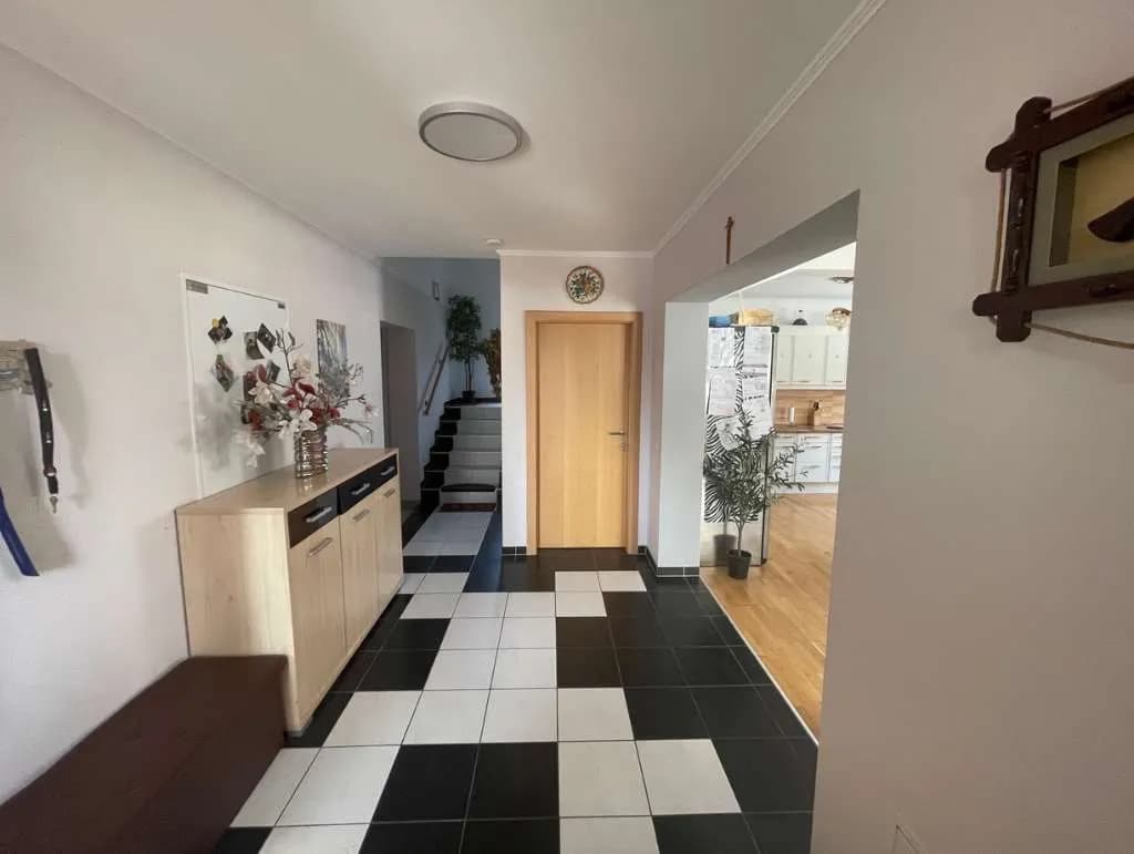 6-Zimmer-Haus kaufen in Graz-Umgebung – 180 m², € 549.000 – Bild 4 von 11