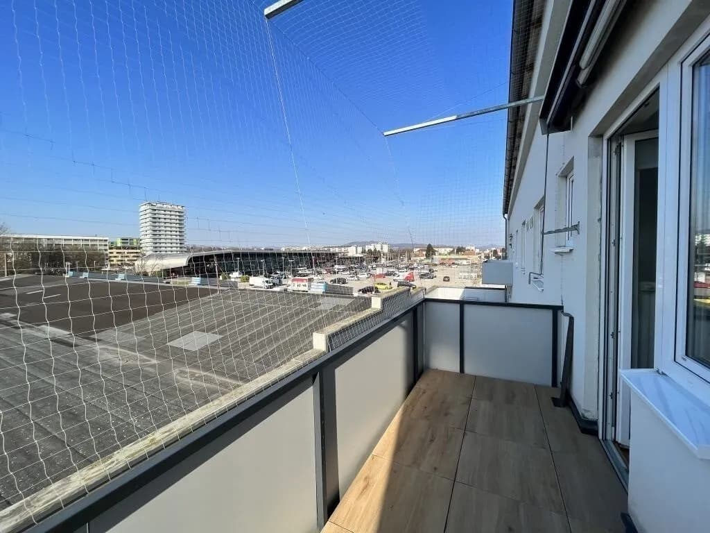 5-Zimmer-Gewerbeimmobilie mieten in Linz – 222 m², € 1.444