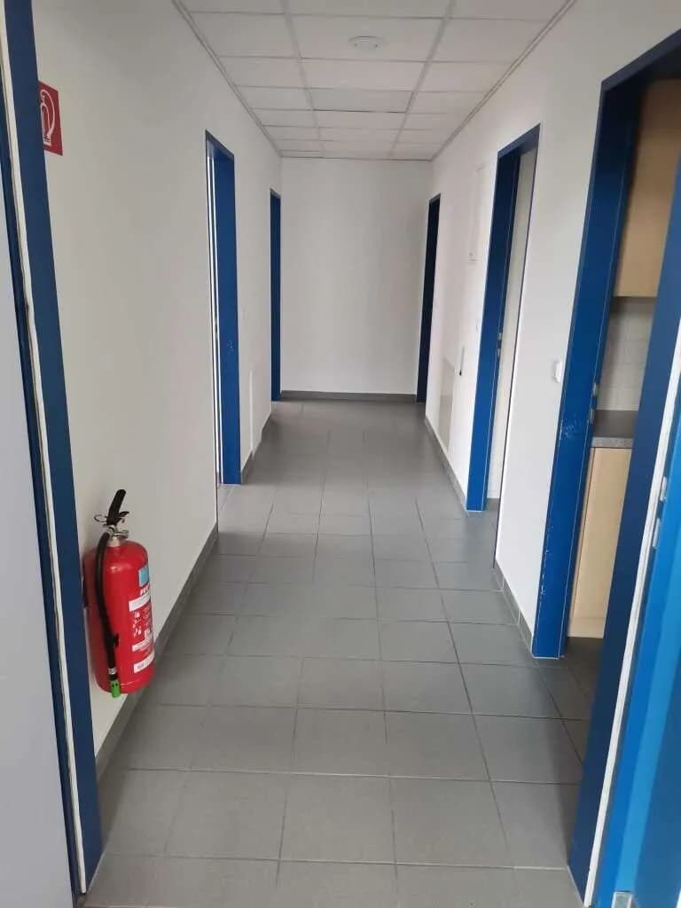 2-Zimmer-Gewerbeimmobilie mieten in Baden – 76 m², € 884 – Bild 3 von 7