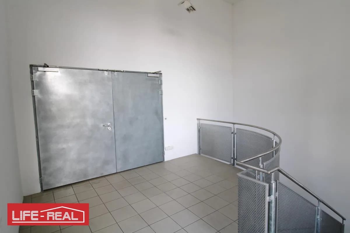 5-Zimmer-Gewerbeimmobilie mieten in Linz – 470 m², € 5.499 – Bild 24 von 27