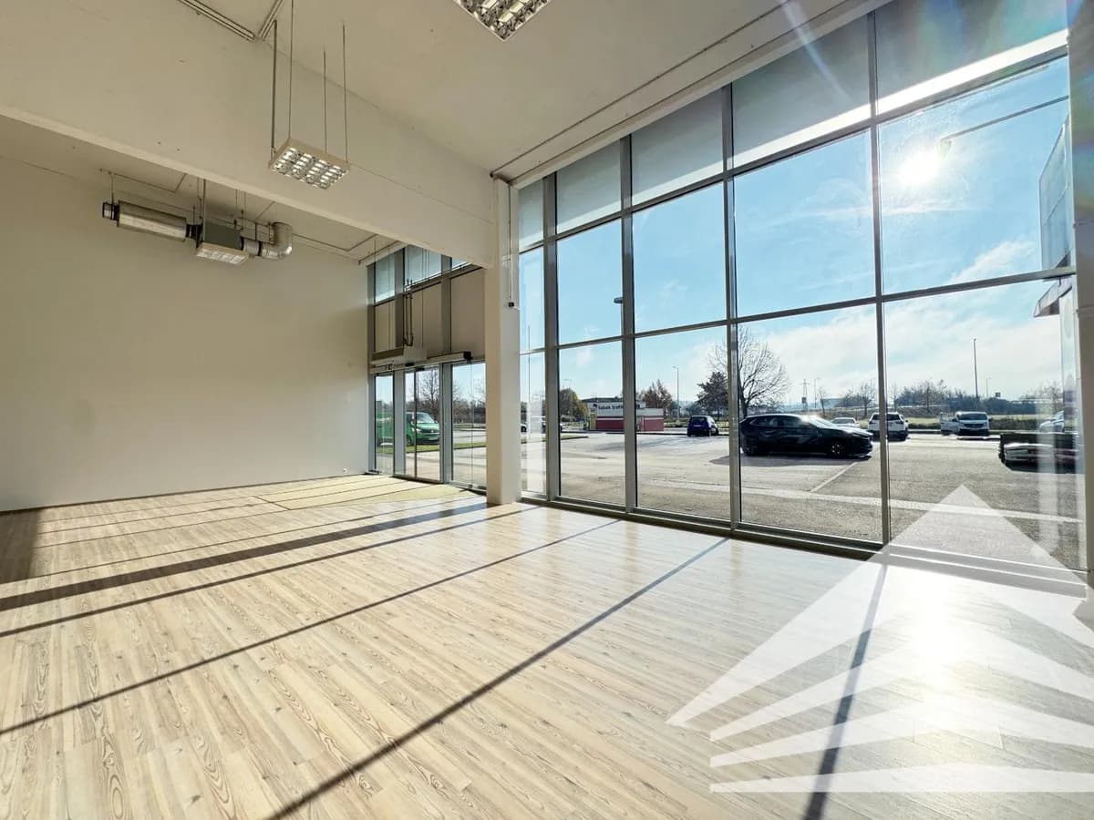 Gewerbeimmobilie mieten in Steyr-Land – 326 m², € 3.750