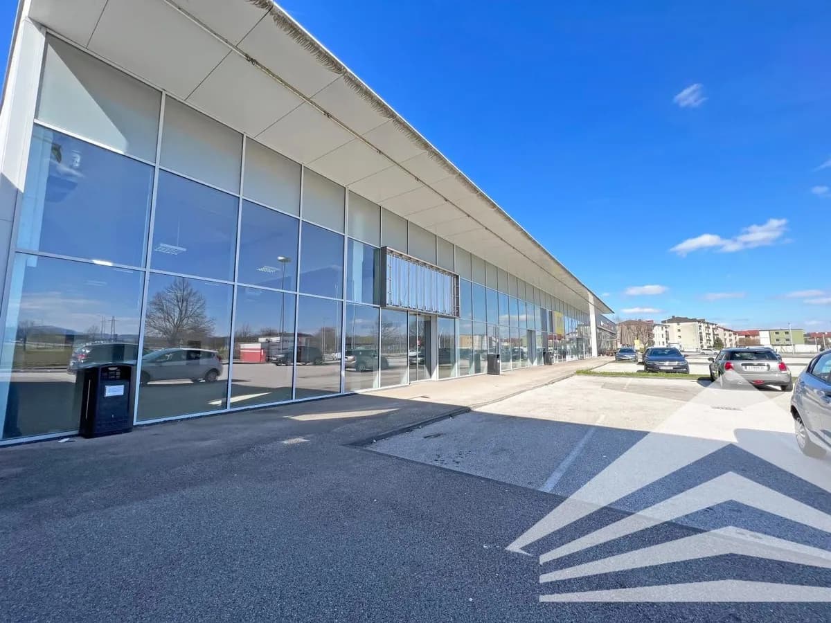 Gewerbeimmobilie mieten in Steyr-Land – 326 m², € 3.750 – Bild 2 von 13