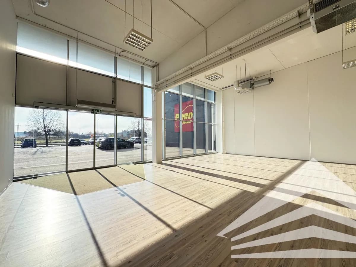 Gewerbeimmobilie mieten in Steyr-Land – 326 m², € 3.750 – Bild 3 von 13