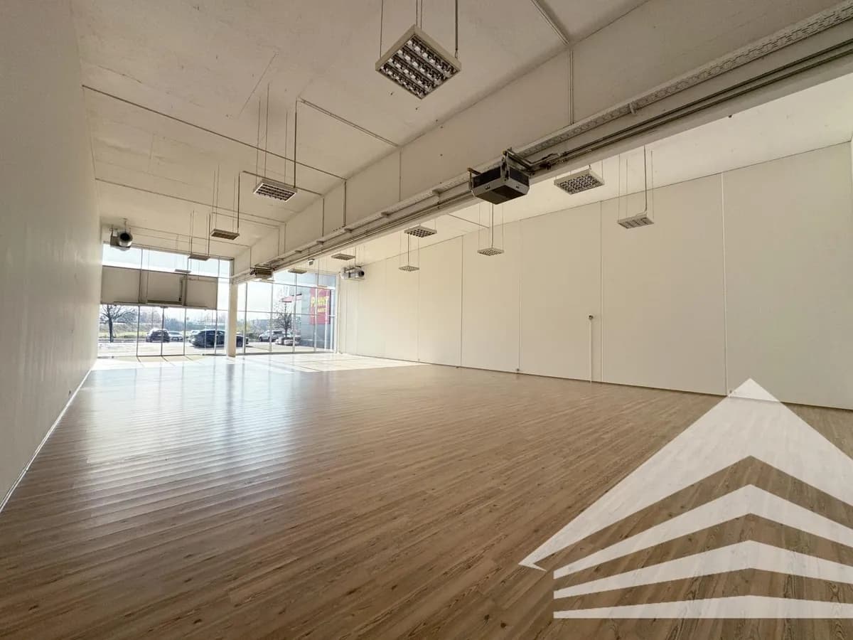 Gewerbeimmobilie mieten in Steyr-Land – 326 m², € 3.750 – Bild 8 von 13