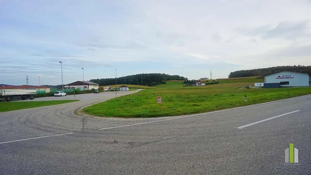 Grundstück kaufen in Braunau am Inn – 8 223 m², € 900.000 – Bild 2 von 6