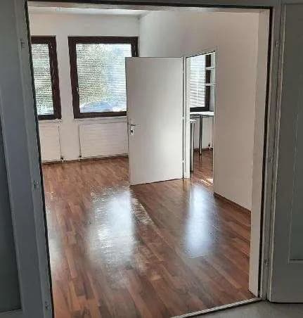 Gewerbeimmobilie mieten in Tulln – 216 m², € 2.004 – Bild 2 von 9
