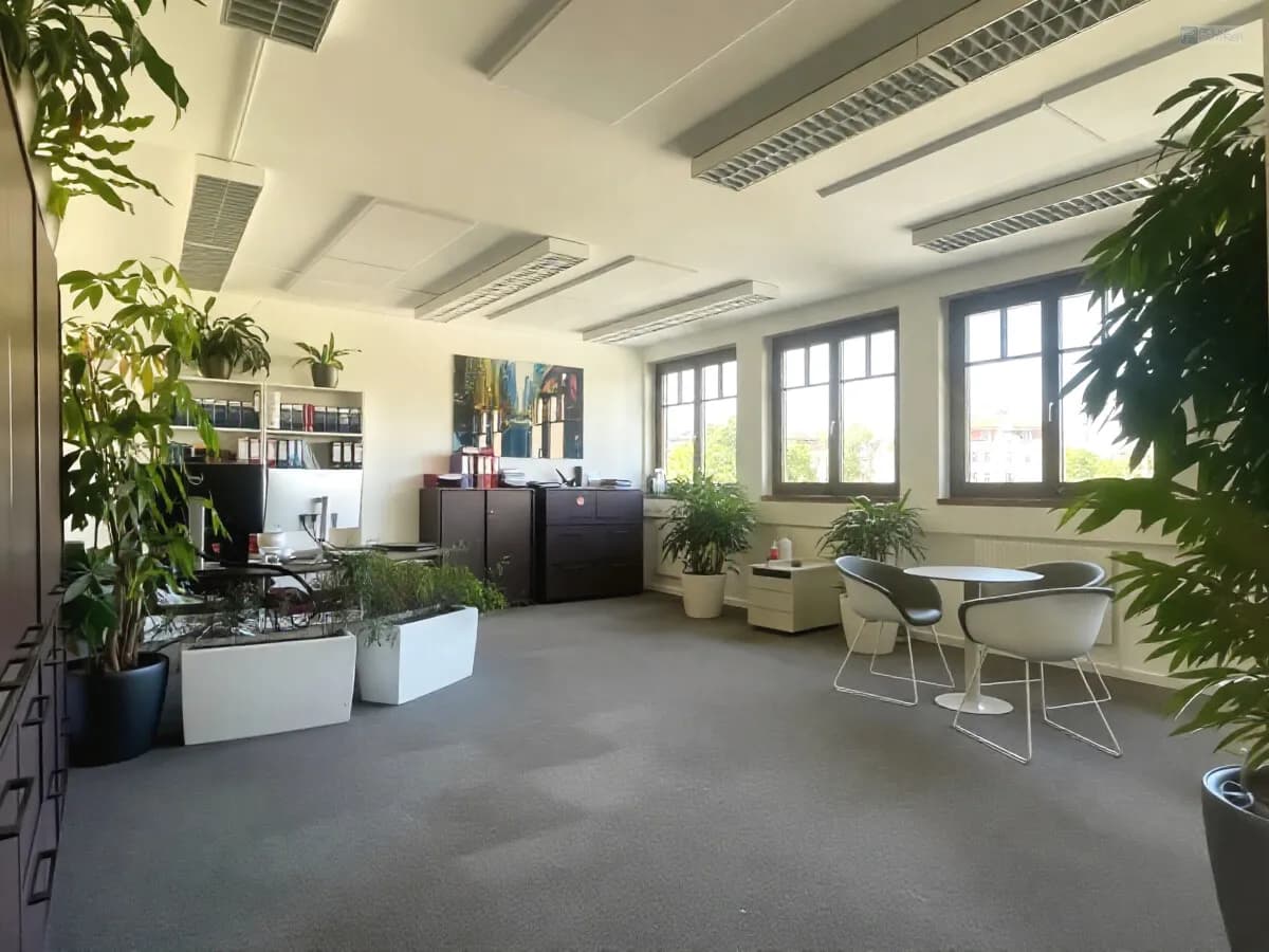 4-Zimmer-Gewerbeimmobilie mieten in Wien – 129 m², € 2.558