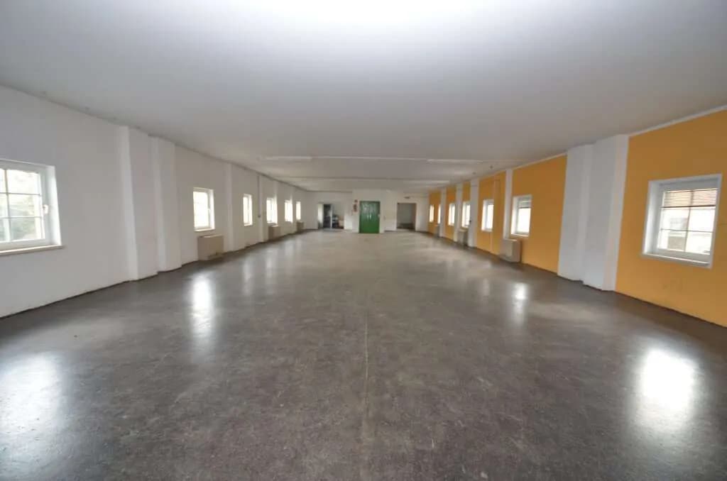 Gewerbeimmobilie mieten in Eferding – 10 m², € 45