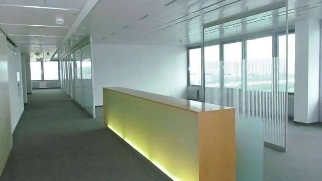 Gewerbeimmobilie mieten in Wien – 1 140 m², € 22.743 – Bild 2 von 3