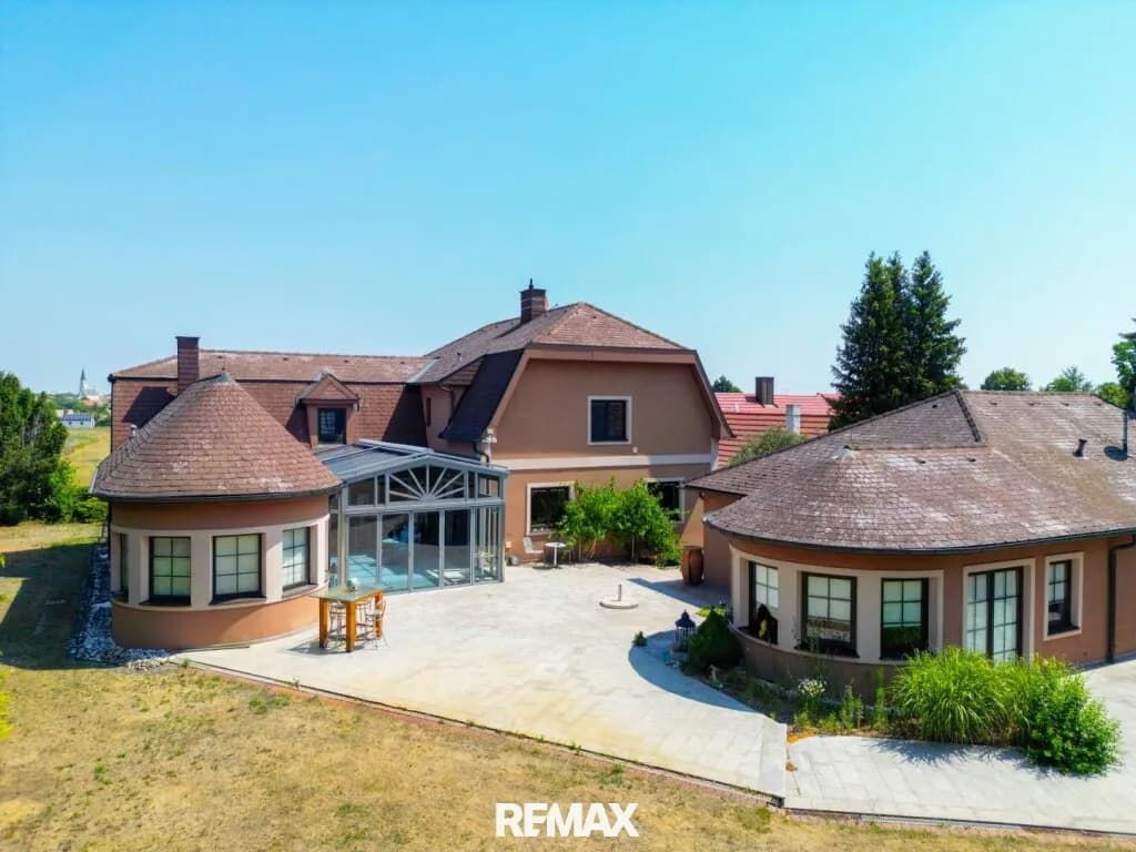 8-Zimmer-Gewerbeimmobilie kaufen in Gänserndorf – 307 m², € 790.000