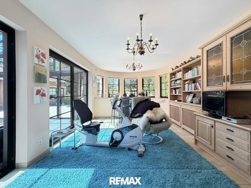 8-Zimmer-Gewerbeimmobilie kaufen in Gänserndorf – 307 m², € 790.000 – Bild 18 von 32
