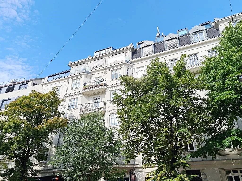 4-Zimmer-Wohnung mieten in Wien – 130 m², € 2.756