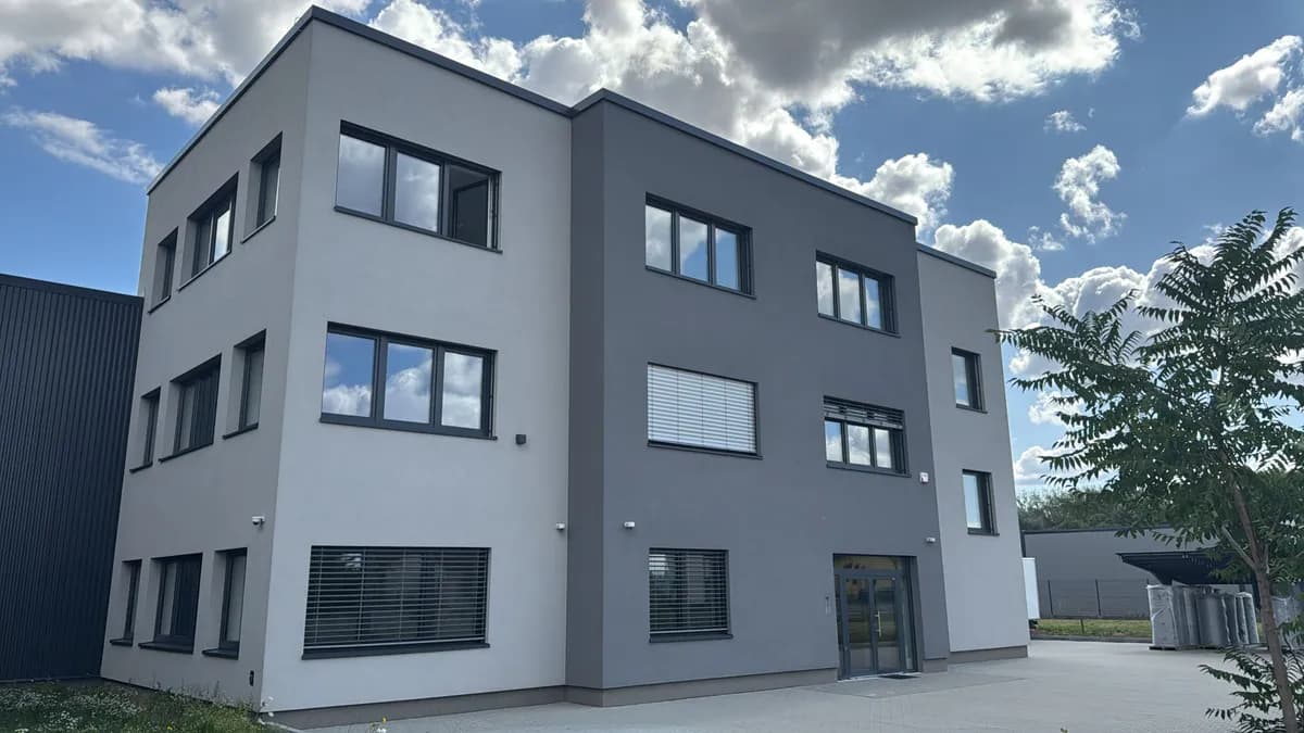 4-Zimmer-Gewerbeimmobilie mieten in Baden – 140 m², € 2.000