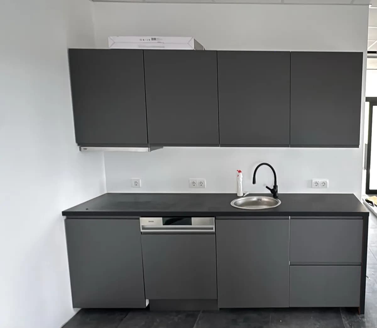 4-Zimmer-Gewerbeimmobilie mieten in Baden – 140 m², € 2.000 – Bild 11 von 11