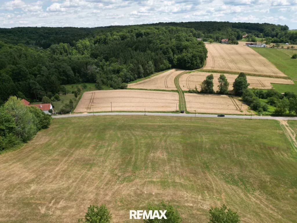 Grundstück kaufen in Güssing – 7 478 m², € 165.000